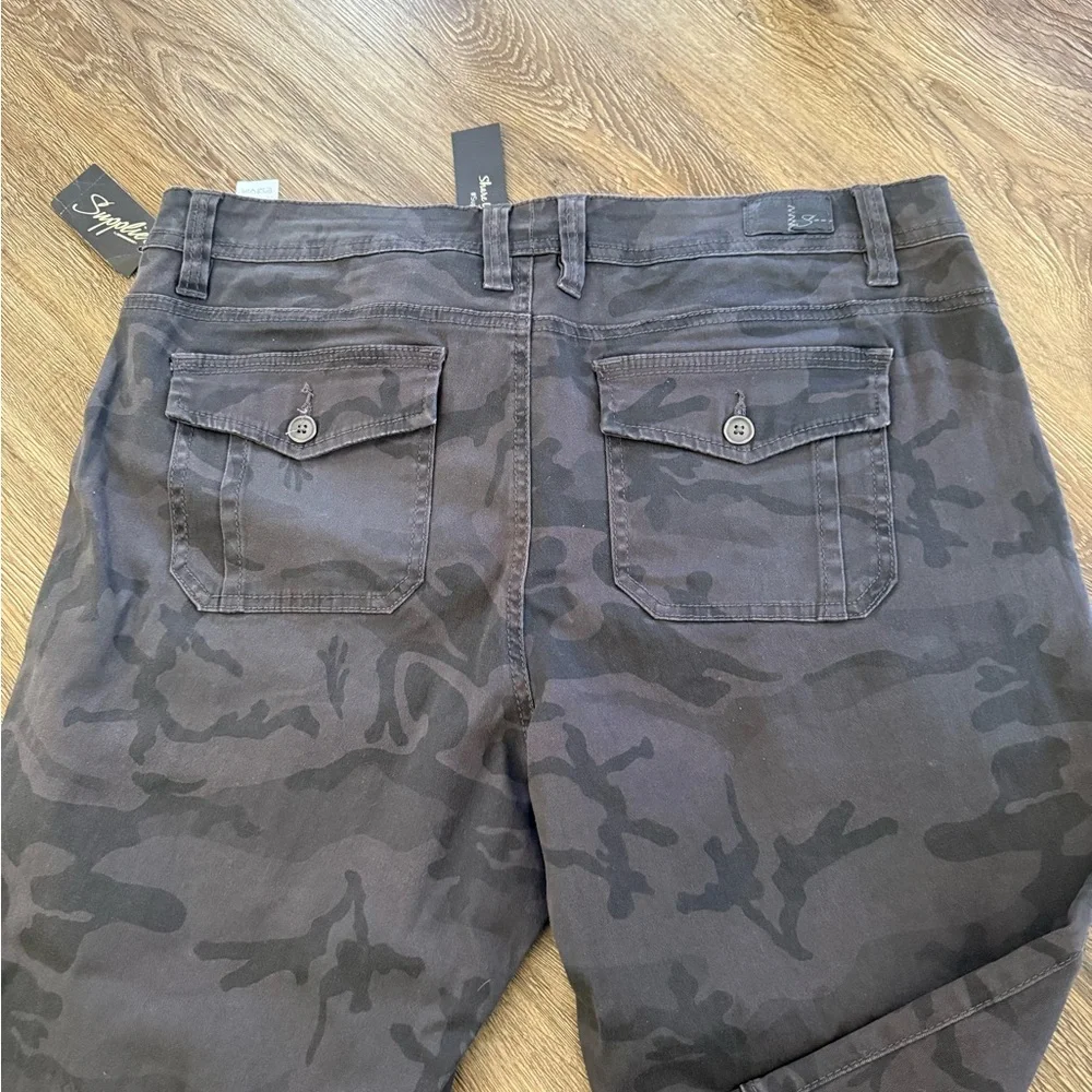 NWT Supplies Camouflage Women's Jeans - Picture 7 of 7